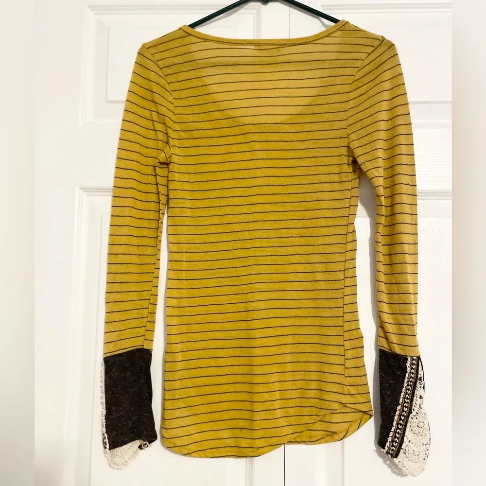 BKE Yellow Stripe Long Sleeve Tee - Picture 5 of 6